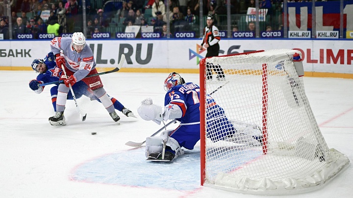 Названы лучшие игроки марта в КХЛ