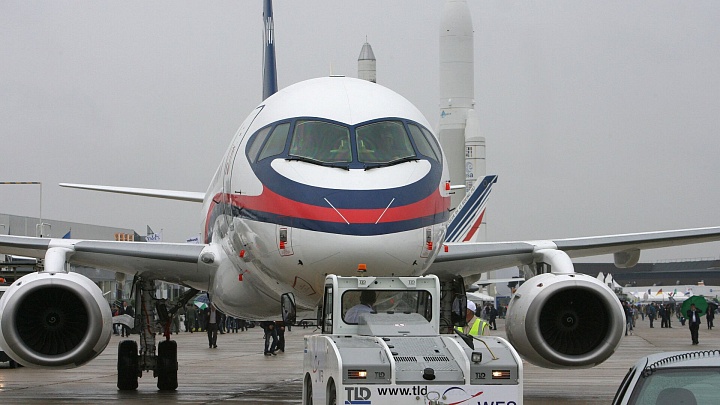 СМИ: в России планируют заменить двигатели на 50 самолетах SSJ-100