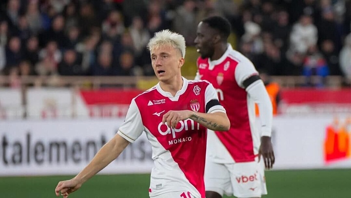 Головин получил две желтые карточки за минуту и был удален в матче Лиги 1